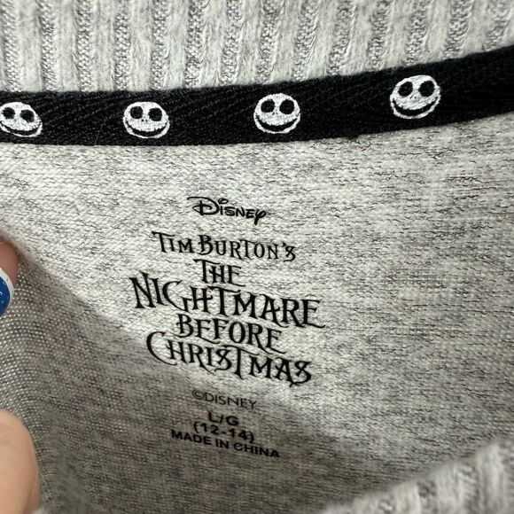 The Nightmare Before Christmas Women’s Large Gray Sweater Longsleeve - Picture 2 of 5
